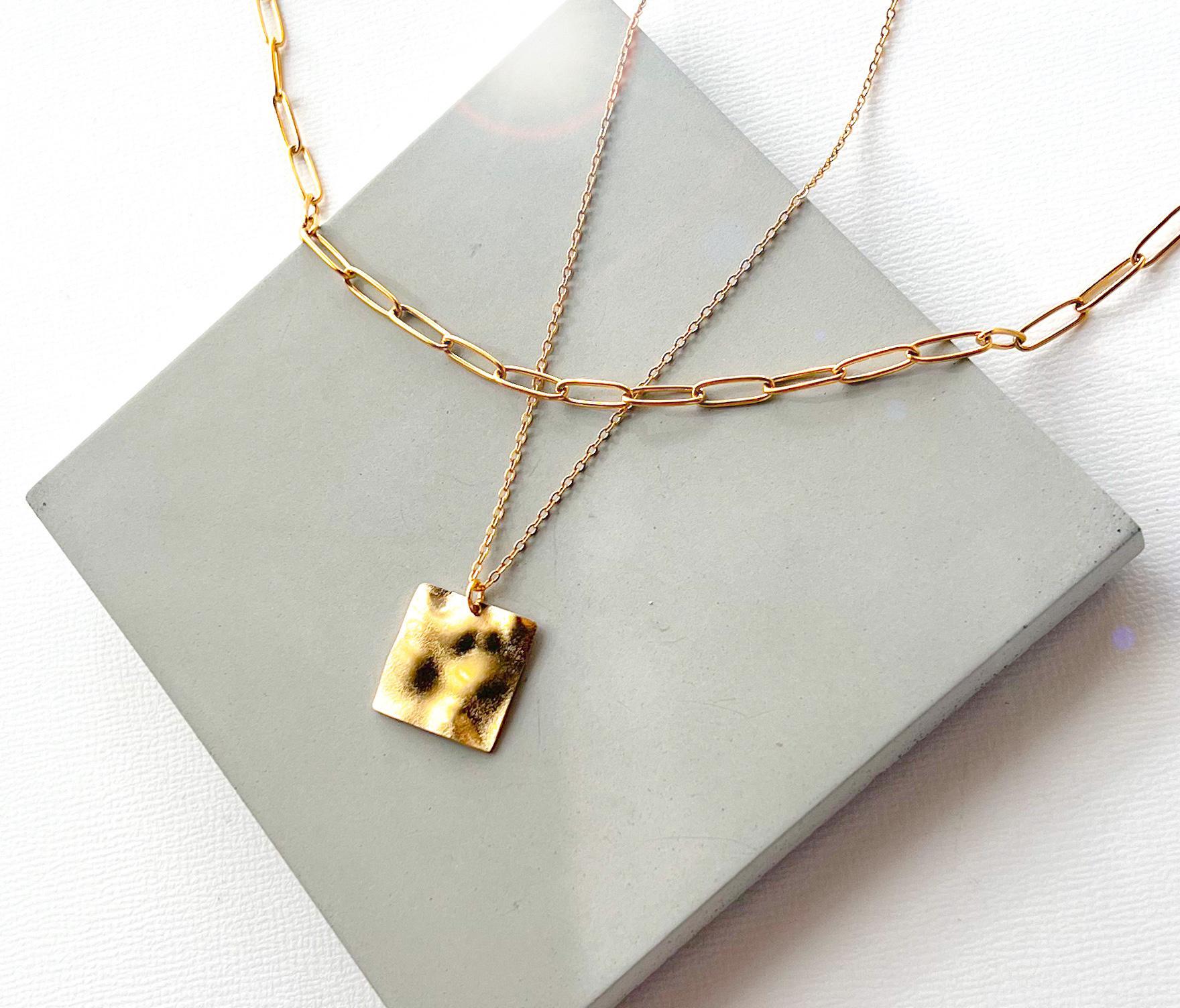 New!金属アレルギー対応　ゴールドのスクエアロングネックレス　重ね付けセット　サージカルステンレス