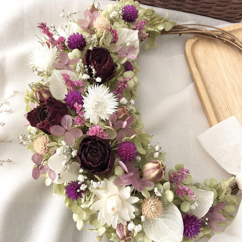 パープルの薔薇のドライフラワーリース