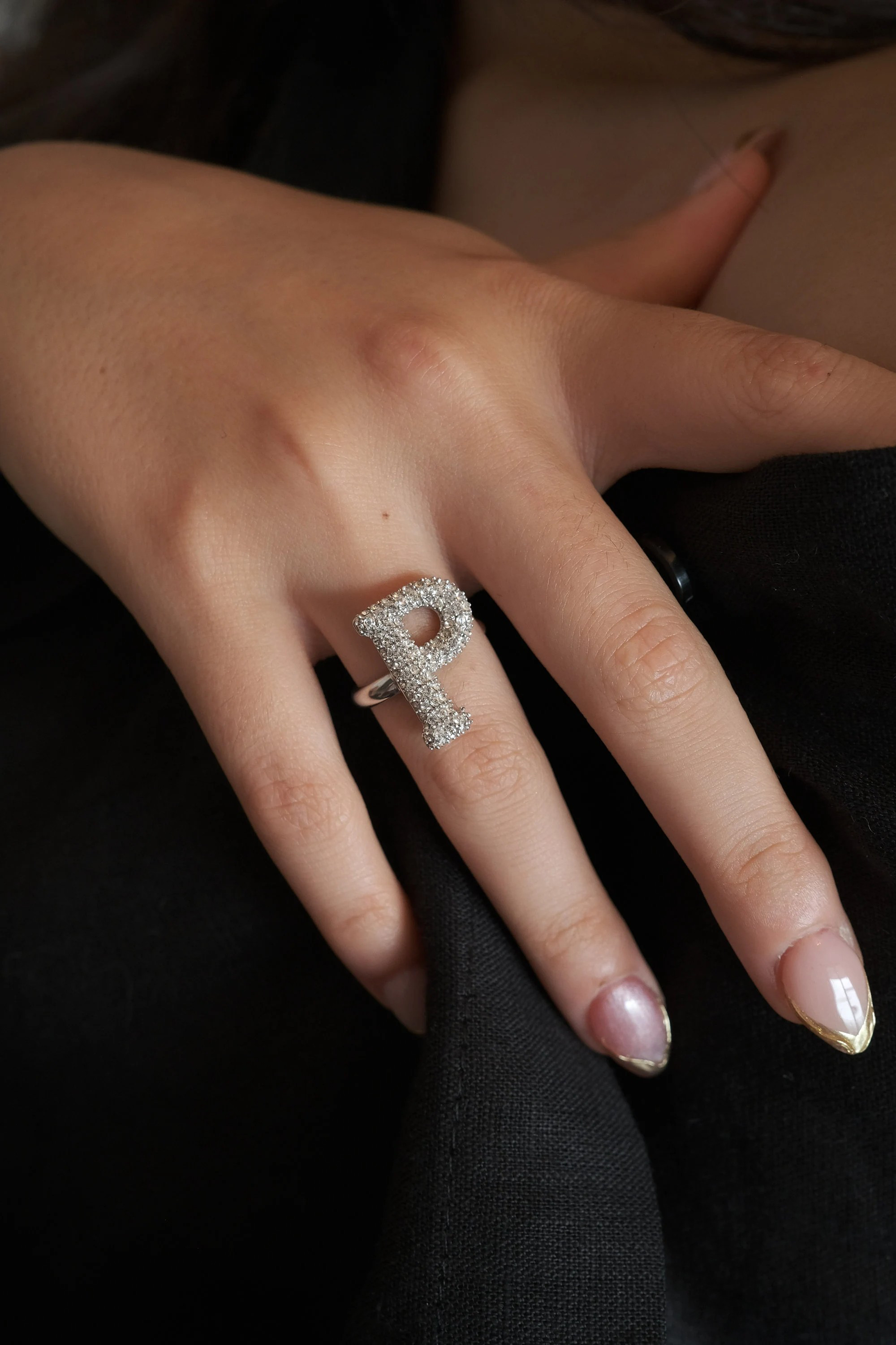 アルファベットリング イニシャル文字リング P スターリングシルバー925 フリーサイズ  ギフトボックス付 プレゼント