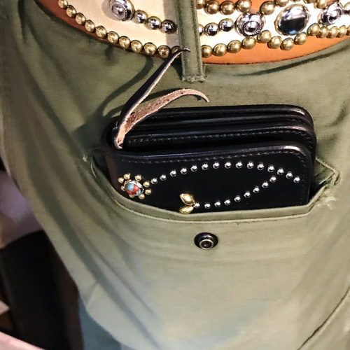 スタッズウォレット サドルレザー 革財布 手縫い レザー スタッズウォレット サドルレザー 革財布 手縫い レザー