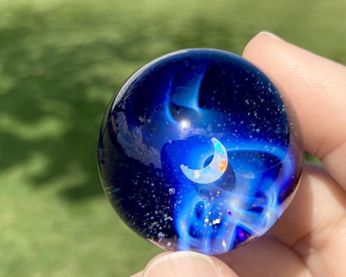 石垣島の宇宙玉 〜moon white opal〜 立体・オブジェ kotonoha-abi
