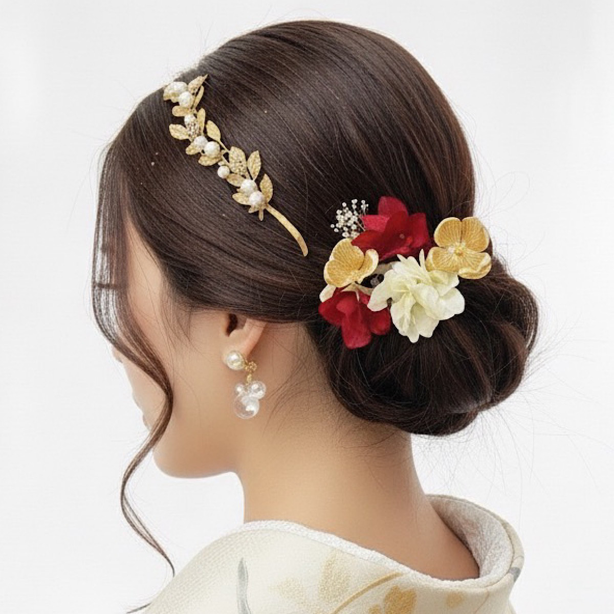 成人式髪飾り　ホワイトゴールドレッドミックス　カチューシャとお花の髪飾り　成人式　卒業式　結婚式　和装からドレスまで