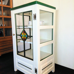 ステンドグラス入りキャビネット　緑の ライン　白色　食器棚　飾り棚　高さ85cm 3枚目の画像