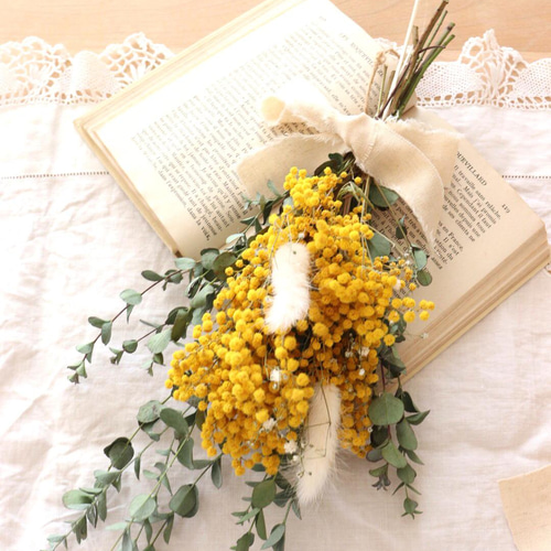 ミモザとユーカリのナチュラルスワッグ