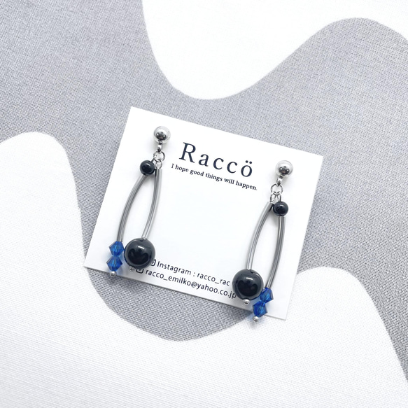 black & swarovski  pierce (カプリブルー)ステンレスピアス 2枚目の画像