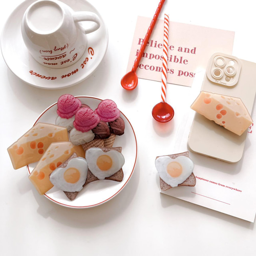 ハートな目玉焼きトースト スマホアクセサリー スマホグリップ スマホ