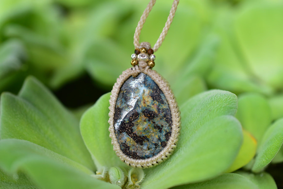 閃耀在海中 ★ Boulder Opal Macrame Pendant 101 第9張的照片