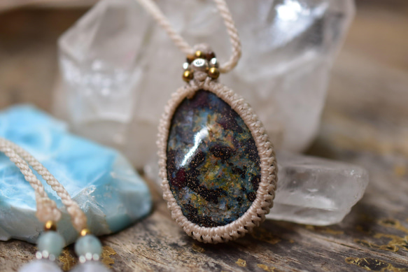 閃耀在海中 ★ Boulder Opal Macrame Pendant 101 第6張的照片