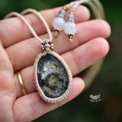 閃耀在海中 ★ Boulder Opal Macrame Pendant 101 第2張的照片