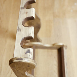 【24時間以内に発送】手作り木工　木製ギタースタンド （古材）３本掛け 7枚目の画像