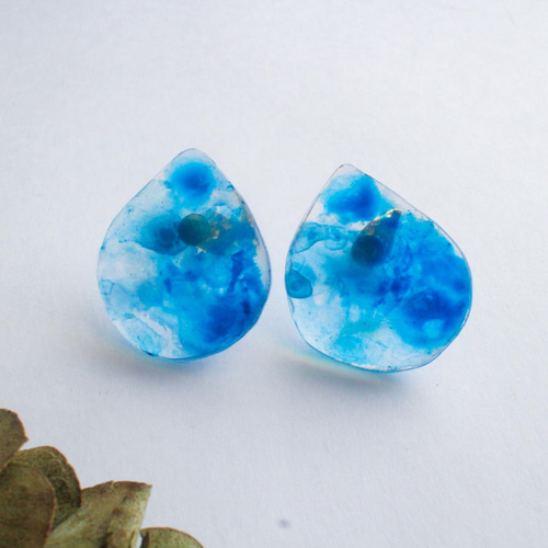 透明感up！ペイントピアス◇【WATER DROP】 プラバン レジン 大人かわいい 水彩 透明感 サージカルステンレス ピアス（スタッド・一粒）  Starlight kobo しゅう 通販｜Creema(クリーマ) 13343209