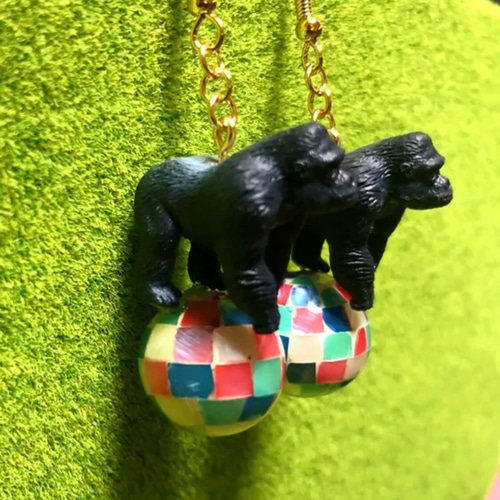 ゴリラのモザイクポールピアス ピアス（フック・チェーン