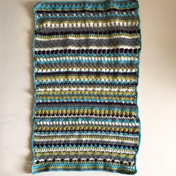 スパイシーブランケット　ウール　かぎ針編みのミニブランケット（マルチカバー、膝掛け） 4枚目の画像