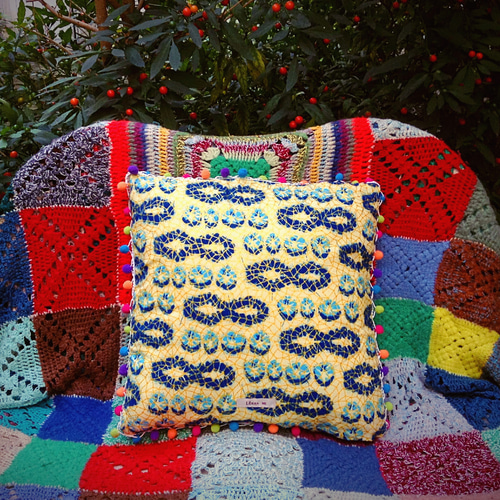 マリア様ジャガード生地 クッションカバー green&ポンポン made in  