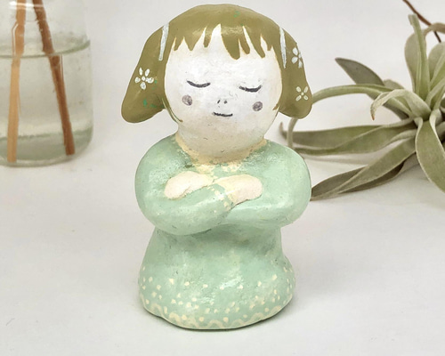 石粉粘土 「哲学ガール」ハンドメイド作品。 立体・オブジェ
