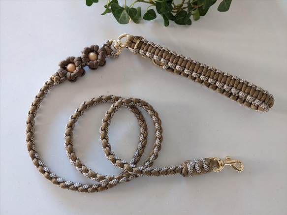 パラコードリード　カフェリード　ゴールド金具&ゴールドメタルフラワーNo.134 パラコードリードカフェリードゴールド金具&ゴールドメタル