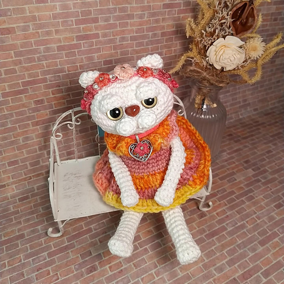 kay#3☆あみぐるみ☆花カチュームの白猫-マンチカンな猫Meru-オレンジドレス 7枚目の画像