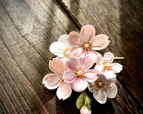 桜の花びらデザイン ブローチ VBRV4188__P2_c999_a001.jpg