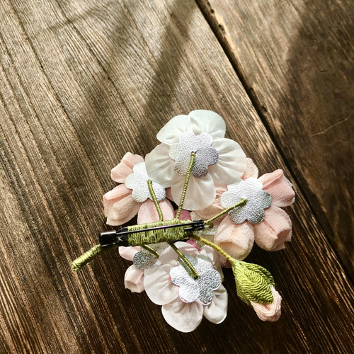 桜ハンドメイド2022 つまみ細工 春待ち桜のブローチ 春の新作 桜ハンドメイド2022 つまみ細工 春待ち桜のブローチ 春の新作
