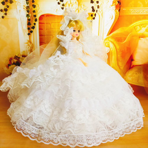 リカちゃんハンドメイド服 レースたっぷり♡アイボリーのドレス