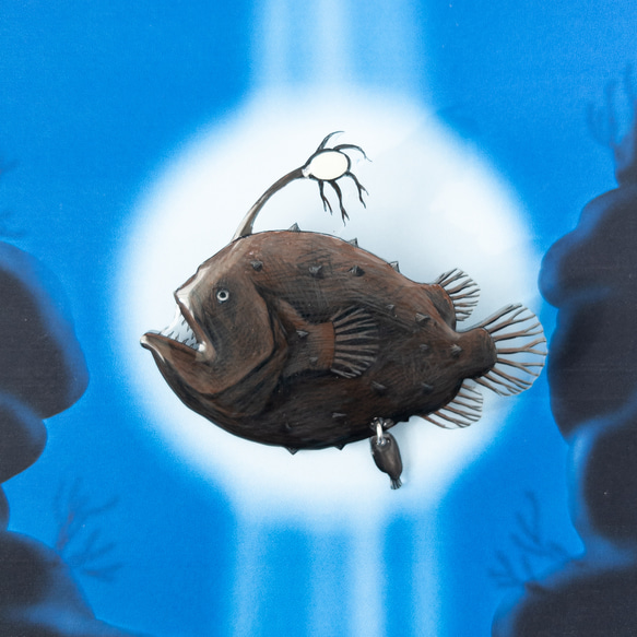 チョウチンアンコウ蓄光ブローチ (マグネットにも変更可) ブローチ