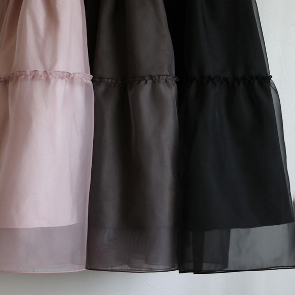 [任何人都可以擁有銳利的輪廓！ ] 歐根紗褶皺雙面裙 [Midi Length] [Black] 第11張的照片