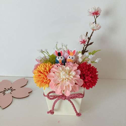 ハンドメイド 扇形アレンジメント うさぎと花 ハンドメイド 扇形アレンジメント うさぎと花