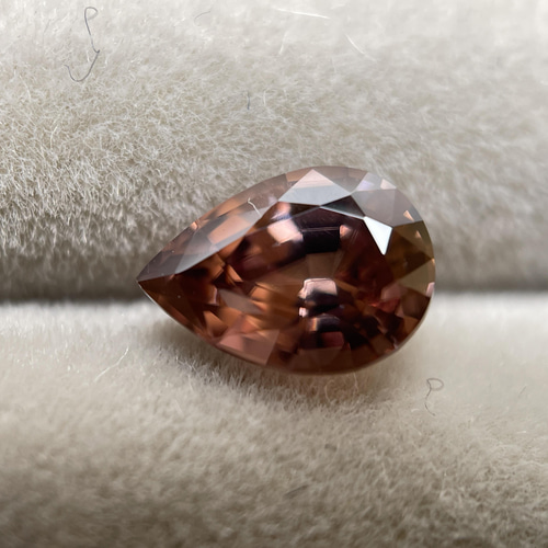 ジルコンルース 茶色ジルコン 1.20カラット ペアカット 天然宝石