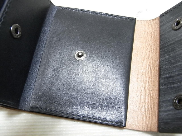 【セール】レザー　ブライドルレザー風ヌメ革　三つ折り財布　黒 7枚目の画像
