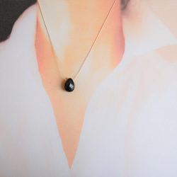 85 【天然石 モリオン　黒水晶】 14kgf  肌にやさしい絹糸のネックレス　ブラック　糸の色＆長さえらべます 2枚目の画像