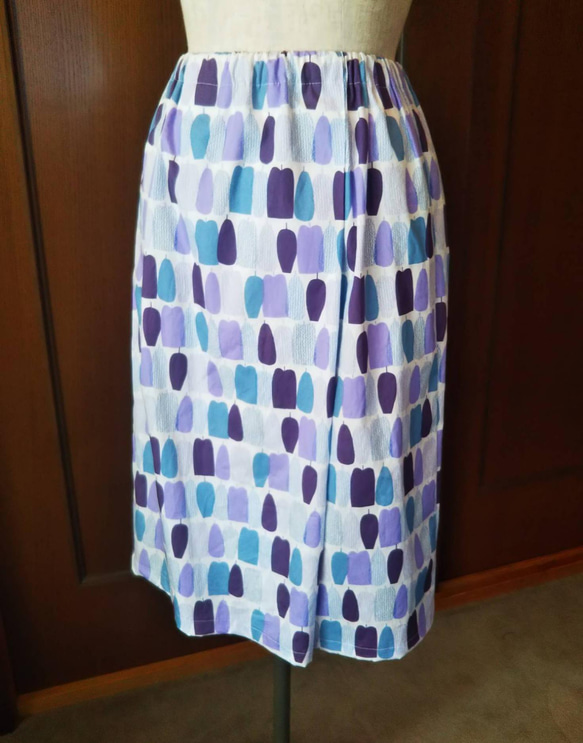 北欧風柄 タイト風スカート 2枚目の画像