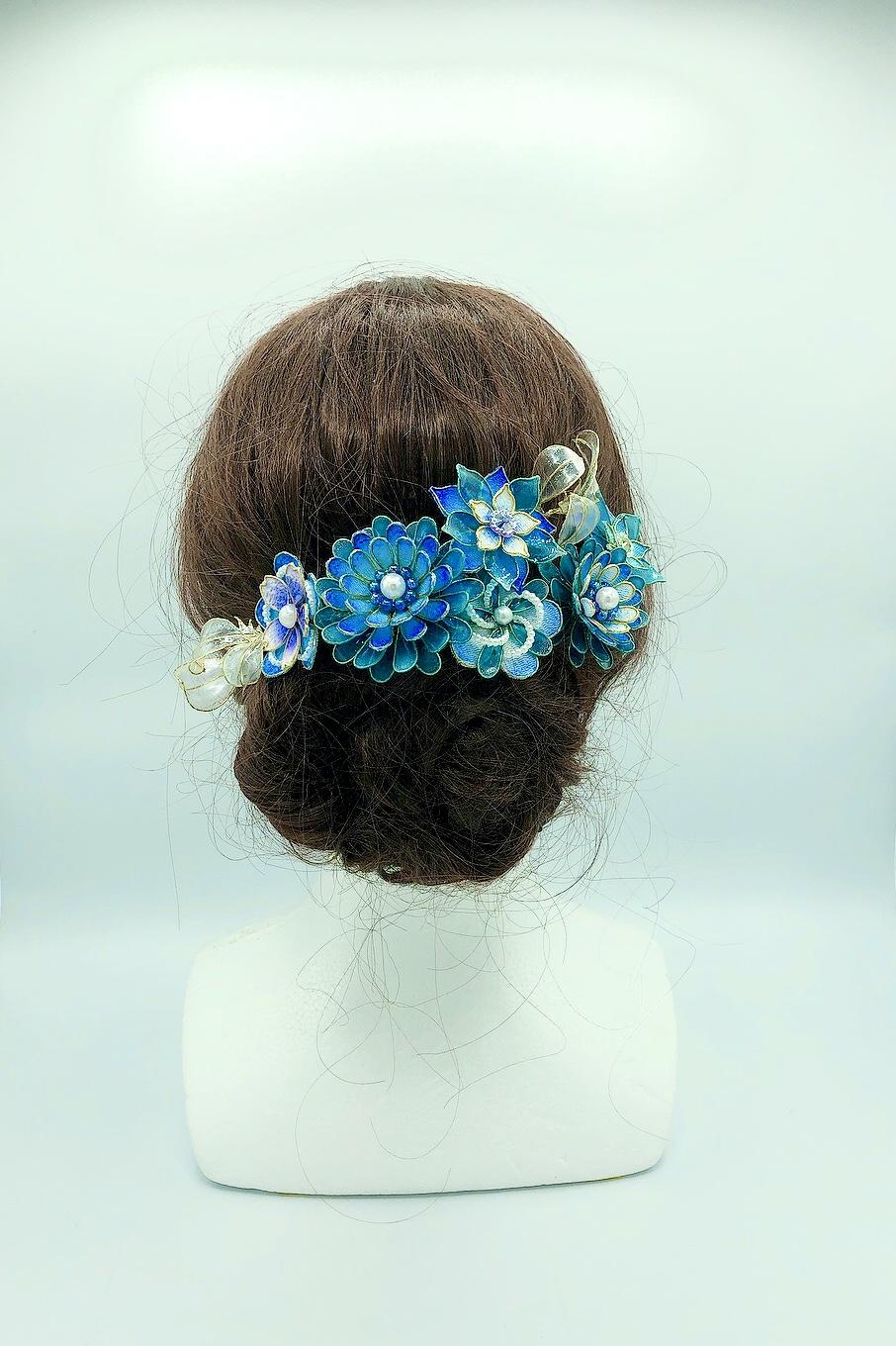 藍色の落ち着いたお花のセット　アメリカンフラワーとちりめん風布で作ったコームとユーピン