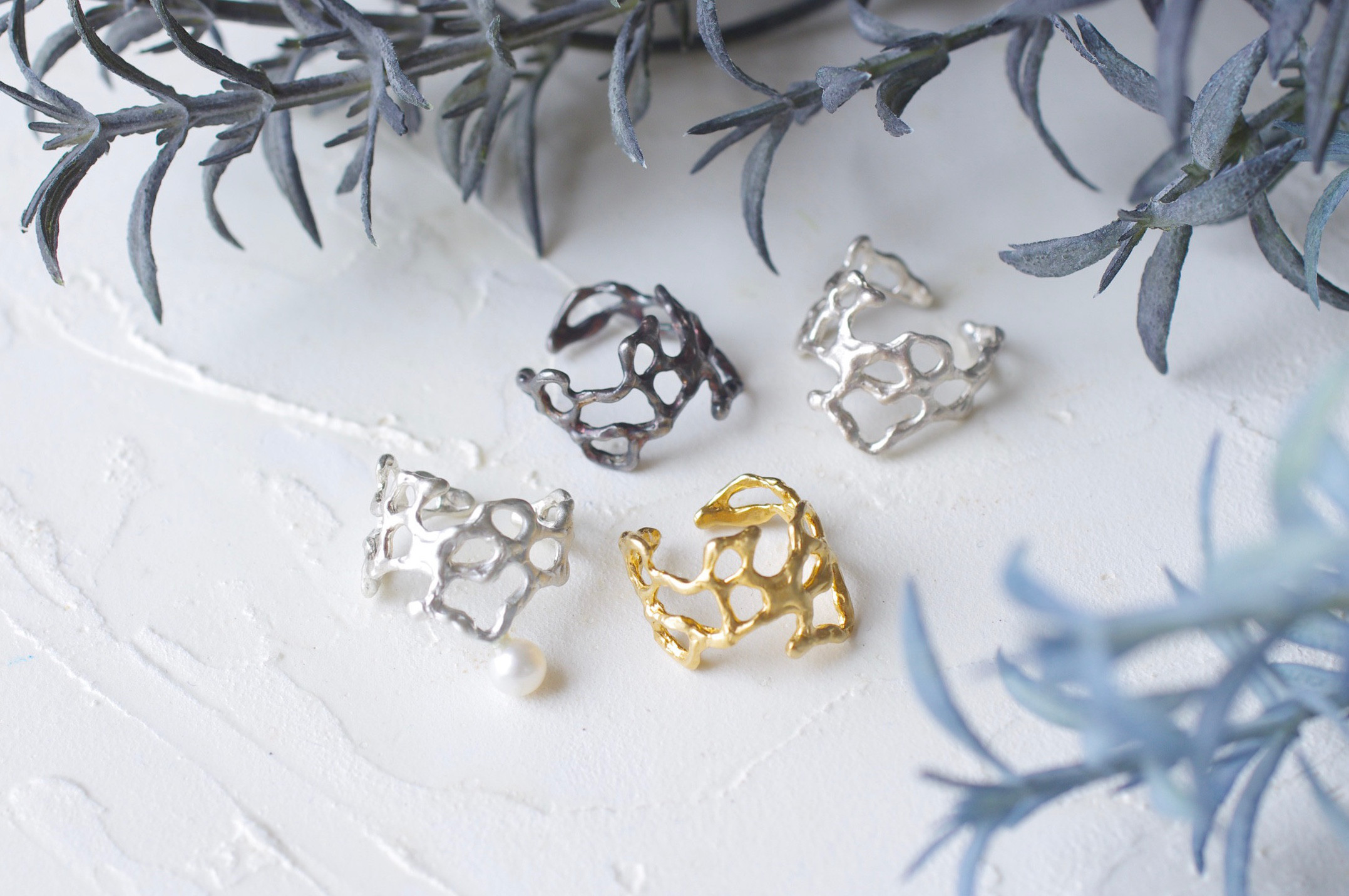 meshイヤーカフ〔単品〕シルバー925 淡水パール 粘菌