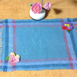 手織り　可愛いお花のテーブルセンター　ビオラ 1枚目の画像