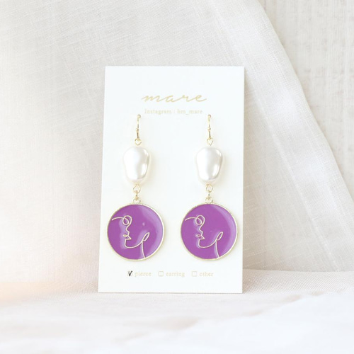 横顔アートデザインピアス/バイオレット ピアス（フック・チェーン  