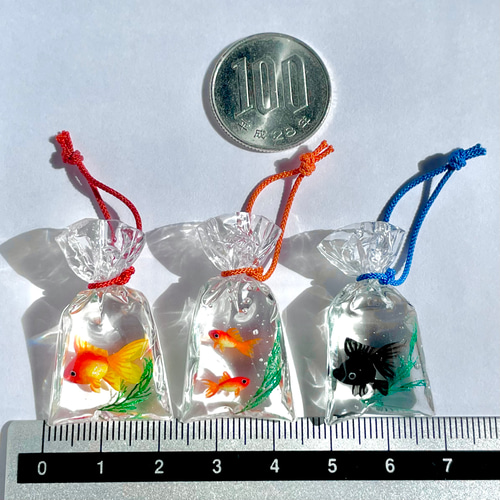 金魚すくいの金魚袋（琉金） ミニチュア ストラップ 帯飾り 携帯