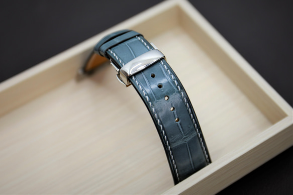【新作】高級革使用Apple Watch クロコダイル革 ワニ革 バンド 時計ベルト グレイーD86総手縫い製作 4枚目の画像