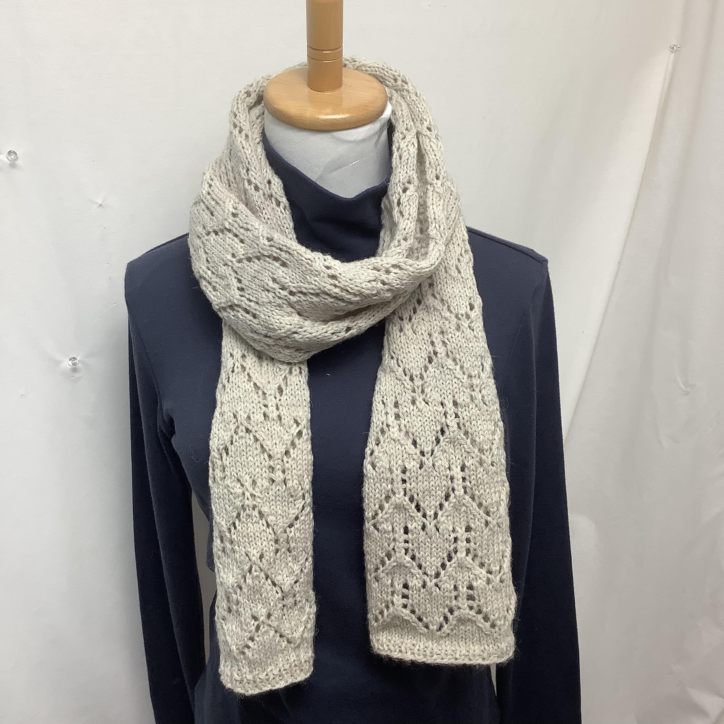 秋冬ｳｰﾙ●透かし編みのマフラー（グレージュ)