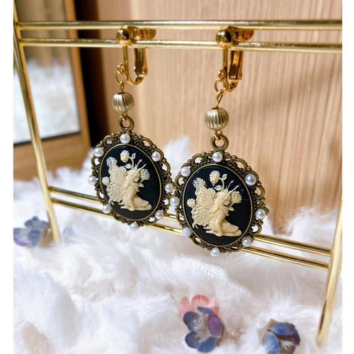 アンティーク調 妖精カメオ イヤリング イヤリング・ノンホールピアス