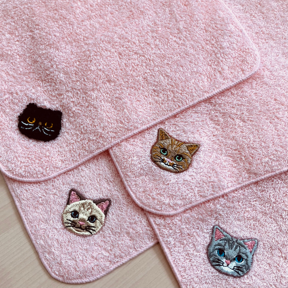 ♡桜ピンク♡の猫さん刺繍の泉州タオルハンカチ♬ 1枚目の画像