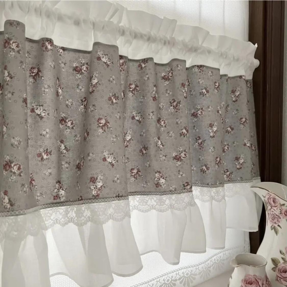 カフェカーテン【くぅちゃん様　バラ刺繍レース】2枚重ねフリルデザイン 薔薇 フリルカフェカーテン カフェカーテン【くぅちゃん様 バラ刺繍