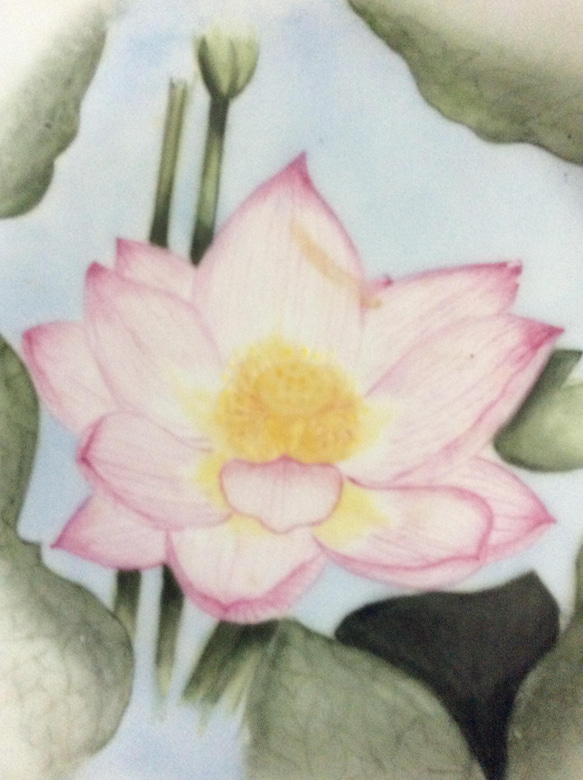 睡蓮の花の絵皿 2枚目の画像
