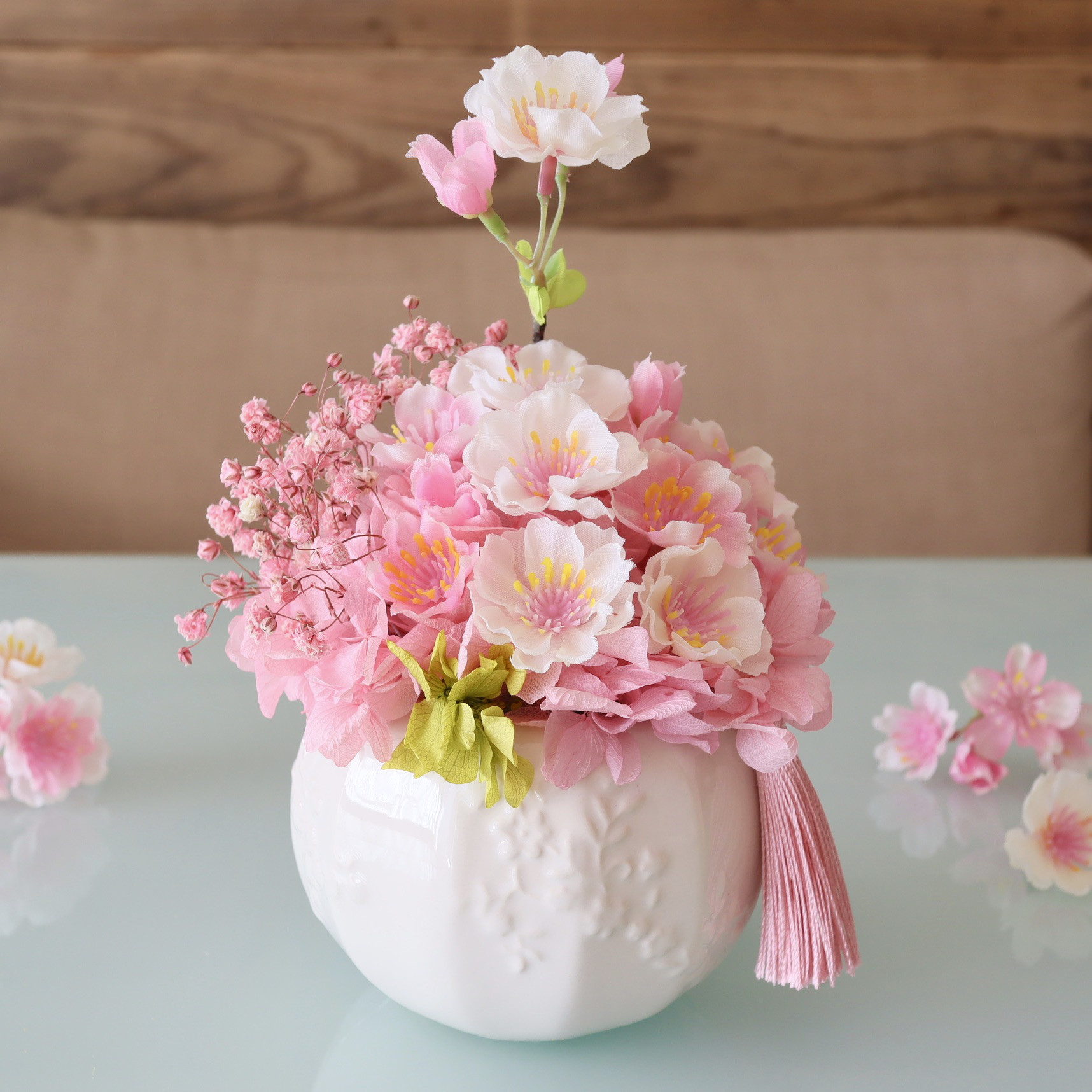 春♥️桜の花びら舞うピンク桜とスターフラワーのタッセル付きヘアゴム