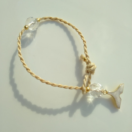 精麻*水晶*くじら尻尾◇いのちのしまお守りブレスレット 精麻*水晶*くじら尻尾◇いのちのしまお守りブレスレット
