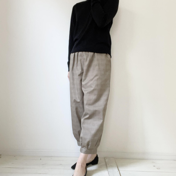 □再販大人気！グレンチェックカフスバルーンパンツ　ベージュ×茶色/オフ白×黒　★ポケット付　丈調節可能　ウエストゴム 6枚目の画像