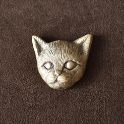 真鍮 子猫のブローチ 【アンティーク風の猫ちゃんアクセサリー】 7枚目の画像