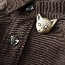 真鍮 子猫のブローチ 【アンティーク風の猫ちゃんアクセサリー】 8枚目の画像