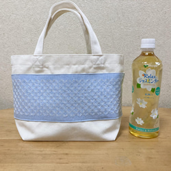 刺し子トートS　斜め方眼/水色シンプル　キャンバス　ランチバッグ　北欧　お散歩　お財布　お弁当　マチ付き 4枚目の画像