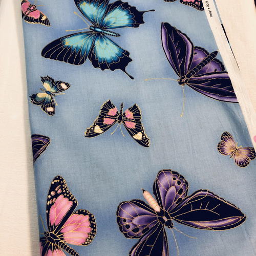 112×90）thetextilepantry 蝶の柄 (水色) 生地 rara 通販