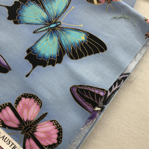 112×90）thetextilepantry 蝶の柄 (水色) 生地 rara 通販
